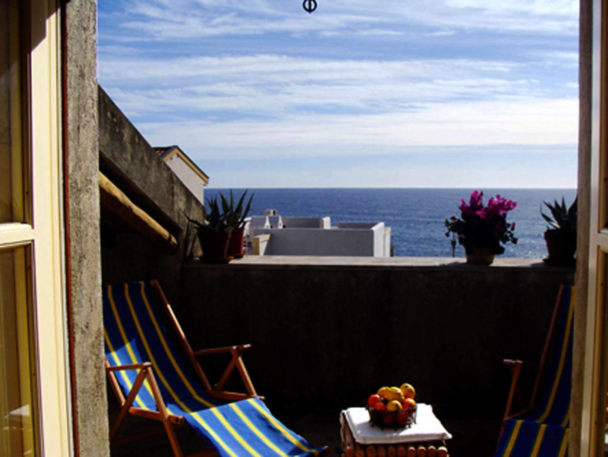 Il Fico Bed And Breakfast Santa Teresa di Riva Kültér fotó