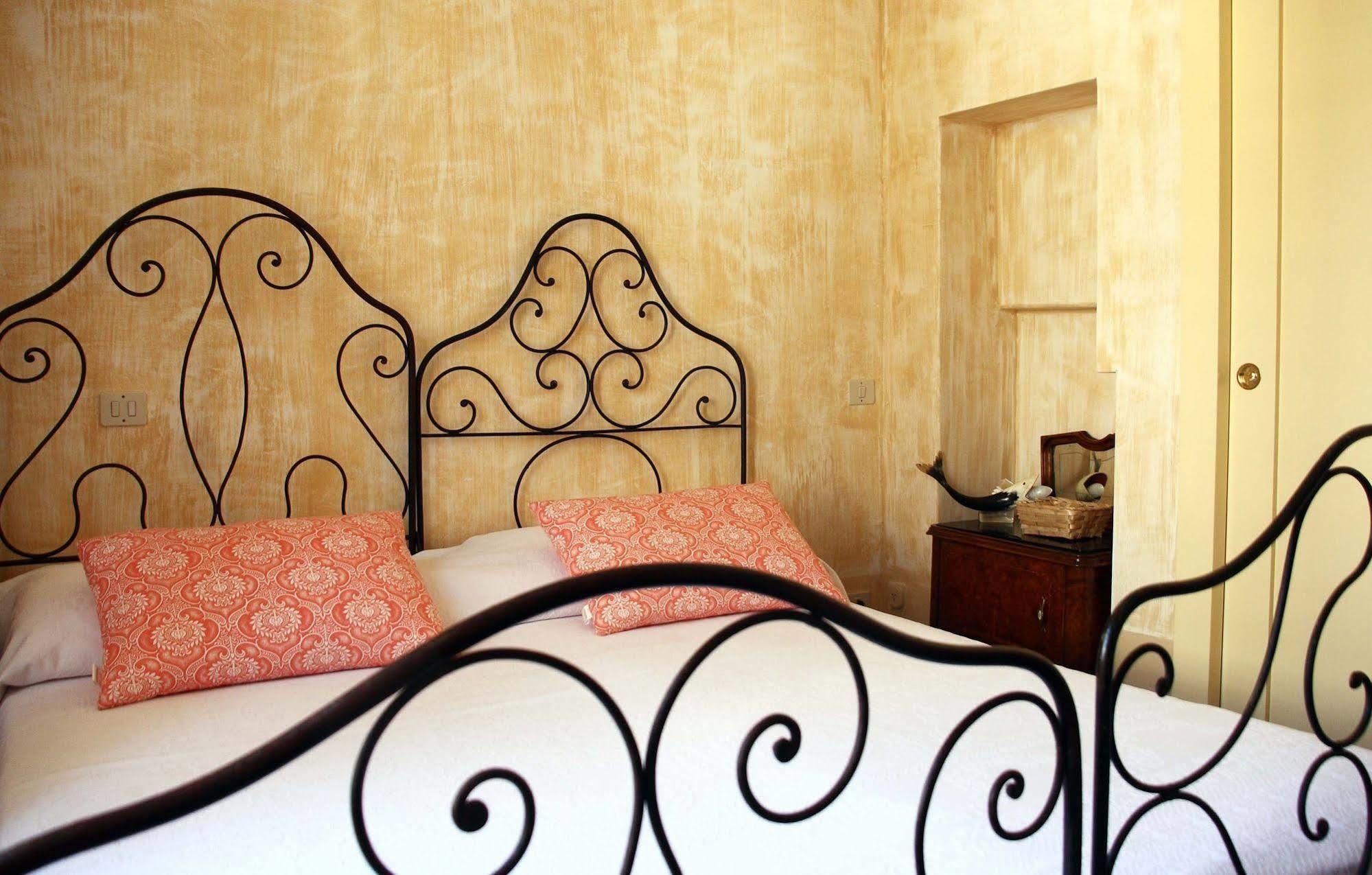 Il Fico Bed And Breakfast Santa Teresa di Riva Kültér fotó